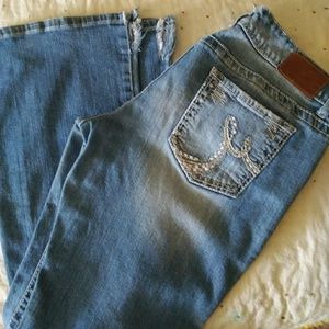 Maurices jeans